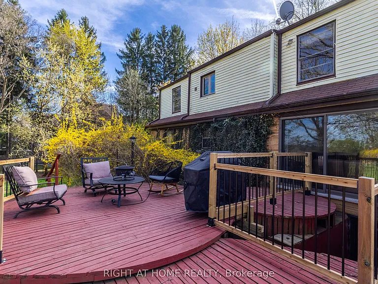 67 Saint Margarets Rd — Photo 41