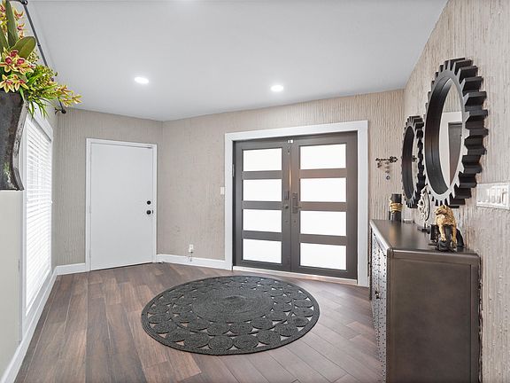 2nd image of 6106 Royal Poinciana Lane