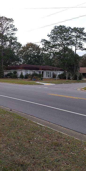 1st image of 5701 Langley Cir
