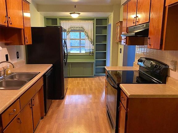 4th image of 802 Leisure Ave