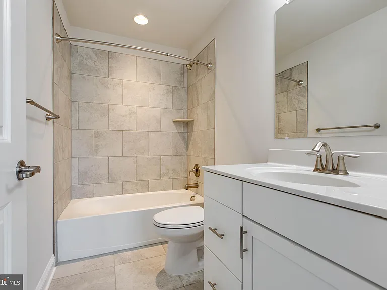 7110 Druce Way — Photo 34