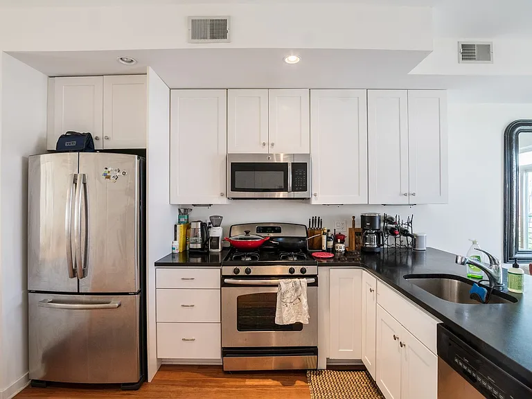 1834 Poplar St #2 — Photo 7