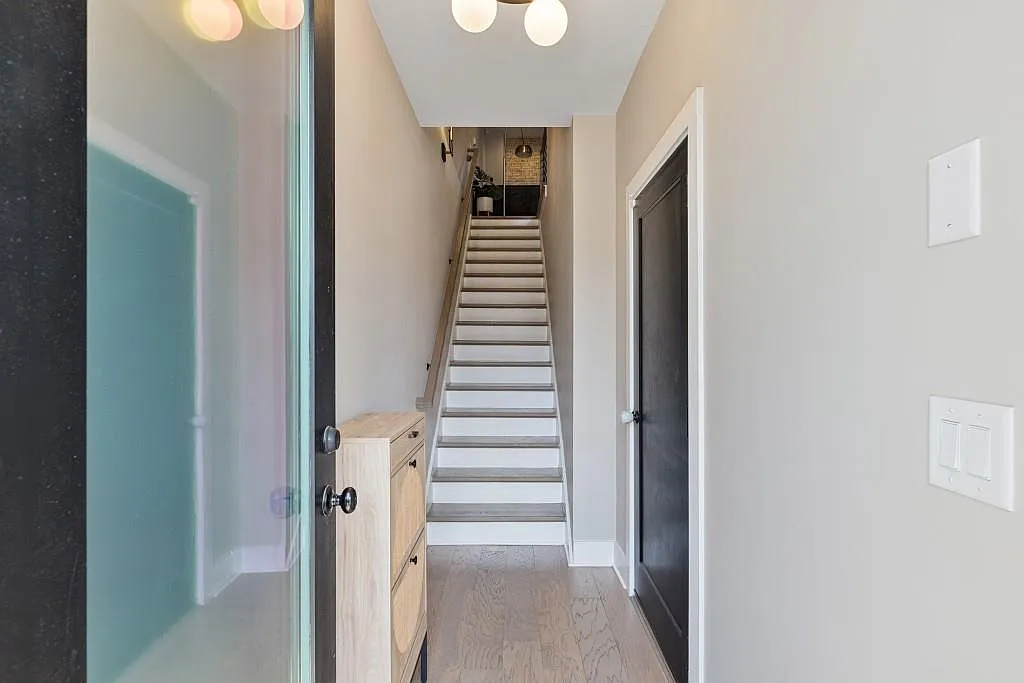 2 bed, 2.5 bath, 1574 sqft, $3,200 — Photo 4