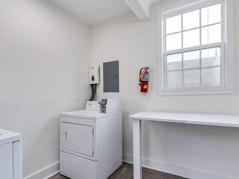 2915 Hope Ave #1 — Photo 17