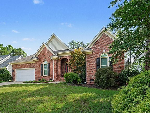 3rd image of 515 Whispering Pines Dr