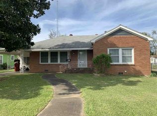 911 E Jefferson St, Hugo, OK 74743