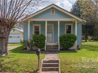 18 Pharr St, Canton, NC 28716