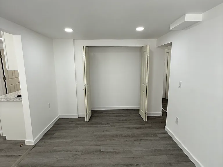 1425 Tamiami Trl #D — Photo 6