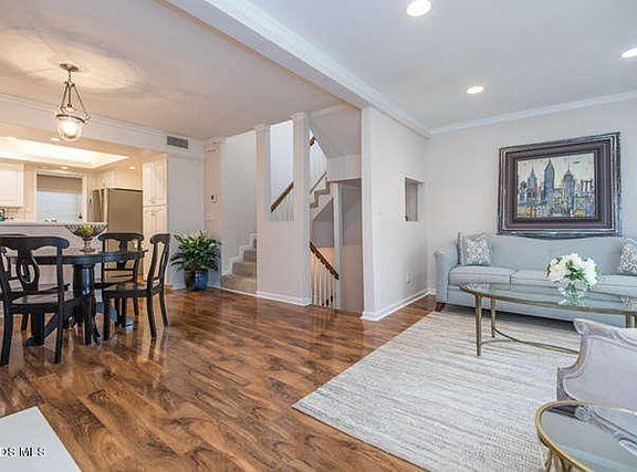2048 Los Feliz Dr Thousand-small-004-20-