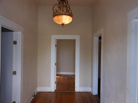 3rd image of 1838 Montana St