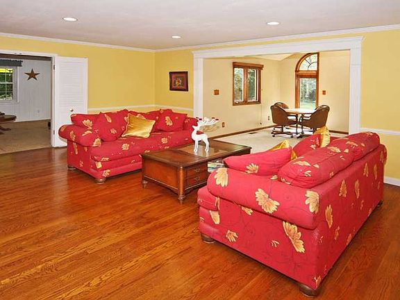 5th image of 4104 Sunmeadow Ln