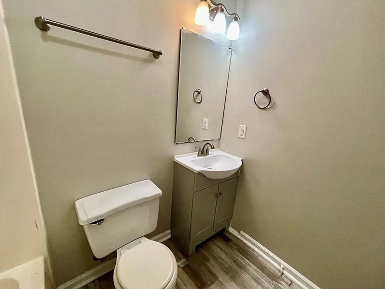 824 Fresno Dr — Photo 17