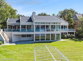8559 Pine Cove Dr, Commerce Township, MI
