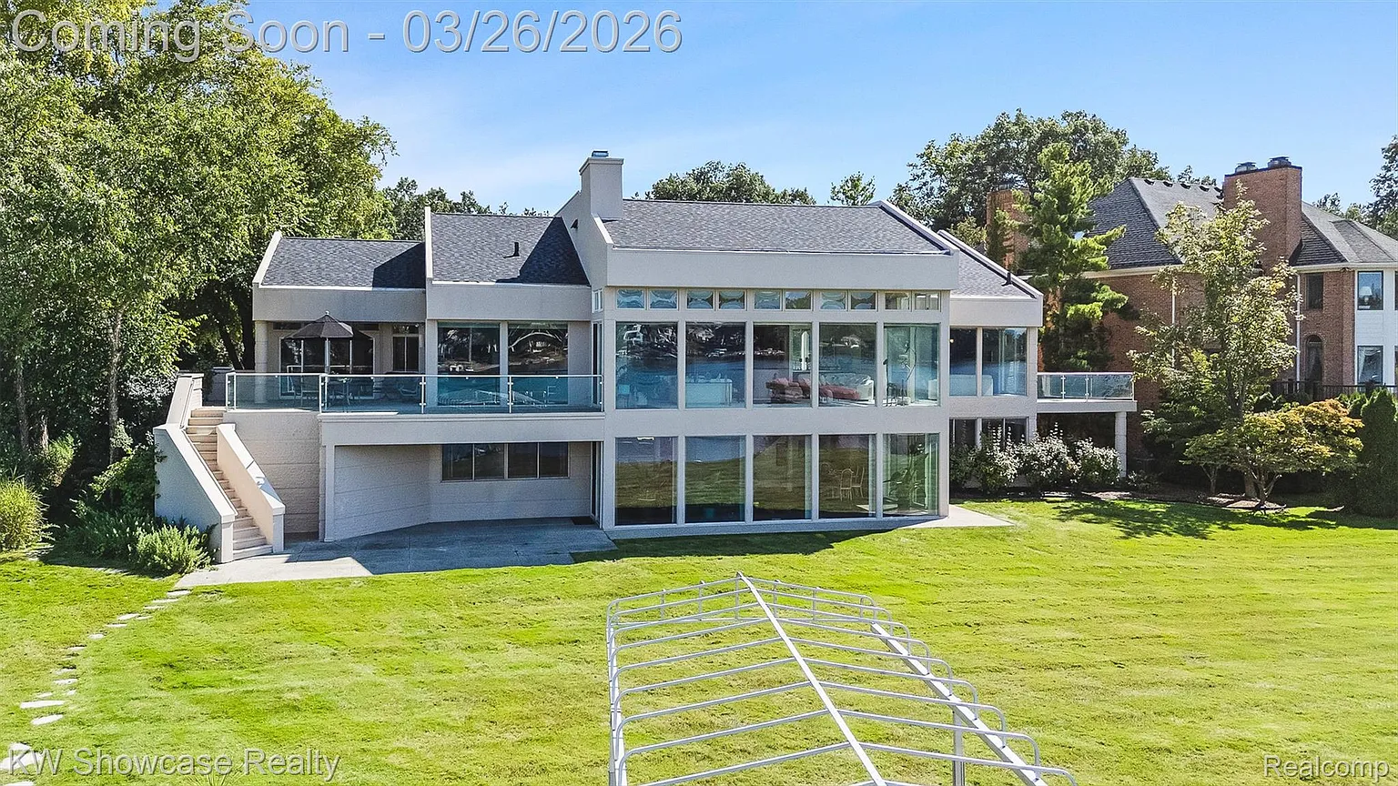 8559 Pine Cove Dr photo 1