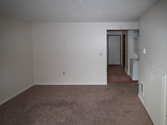 5th image of 9104 Newgrove Ave SW APT 11