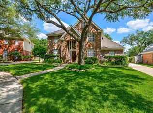 2011 Rosalyn Ct, Sugar Land, TX 77478