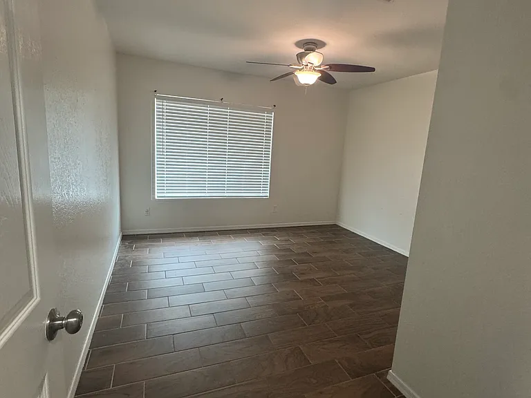 4061 E Taro Ln — Photo 10