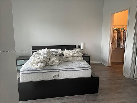 4th image of 10 Aragon Ave Suite 1020
