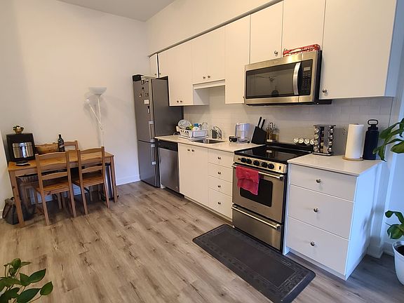 3rd image of 110 Fergus Ave #130