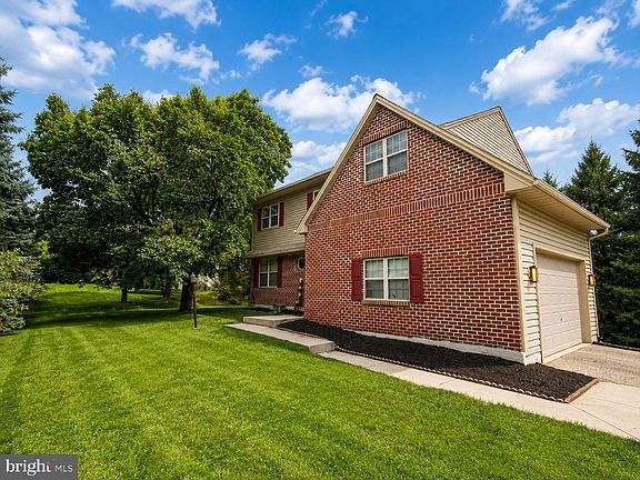 3rd image of 2168 Brandywine Ln