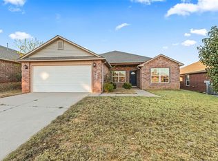 9613 Eli Dr, Moore, OK 73160
