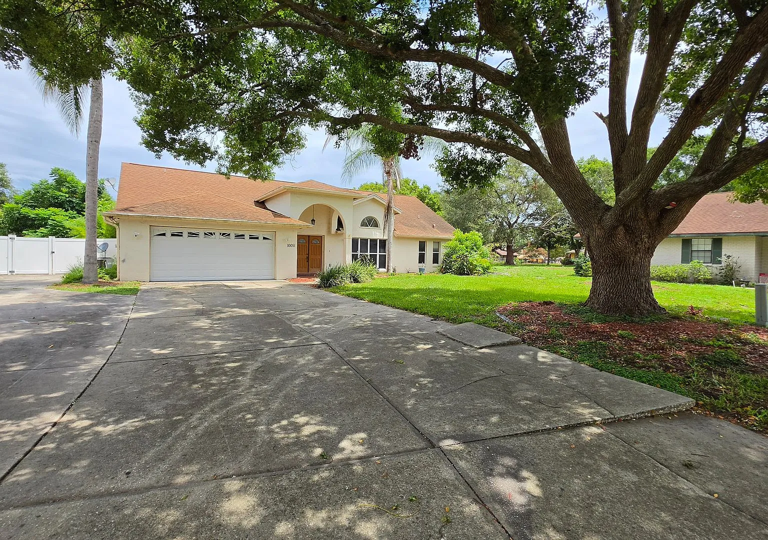 3 Bed, 3 Bath, 2 Car garage. — Photo 2