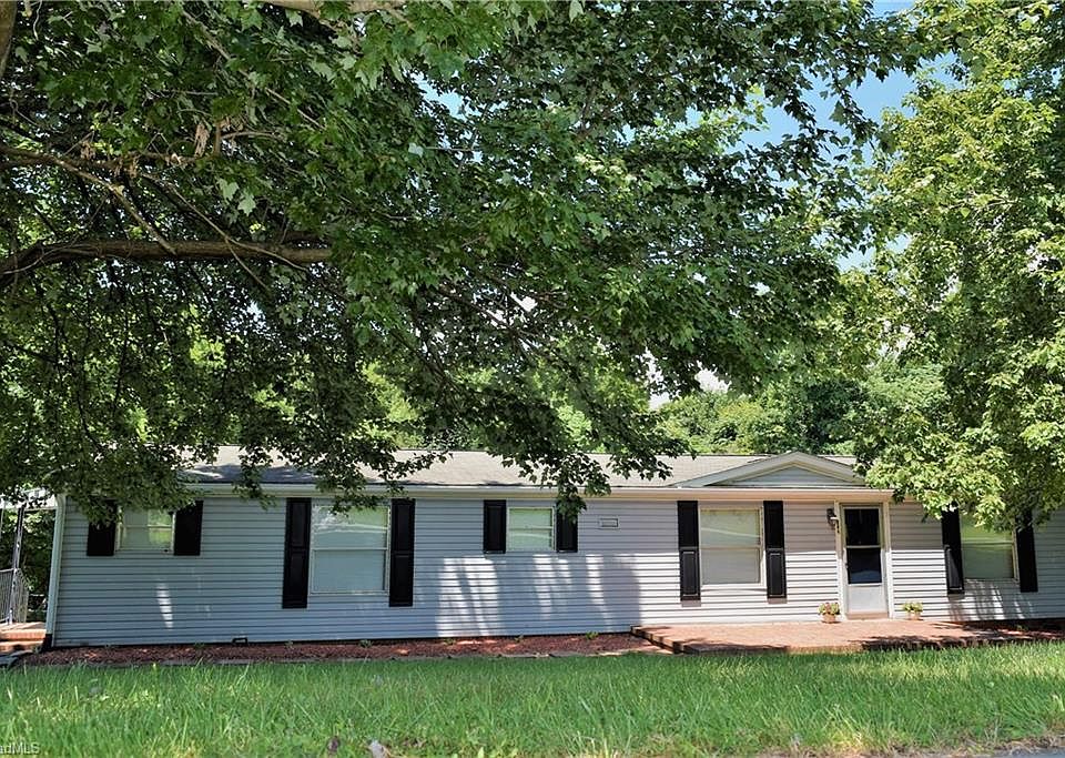 1st image of 322 Red Oak Dr