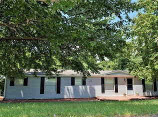 322 Red Oak Dr, Stokesdale, NC 27357