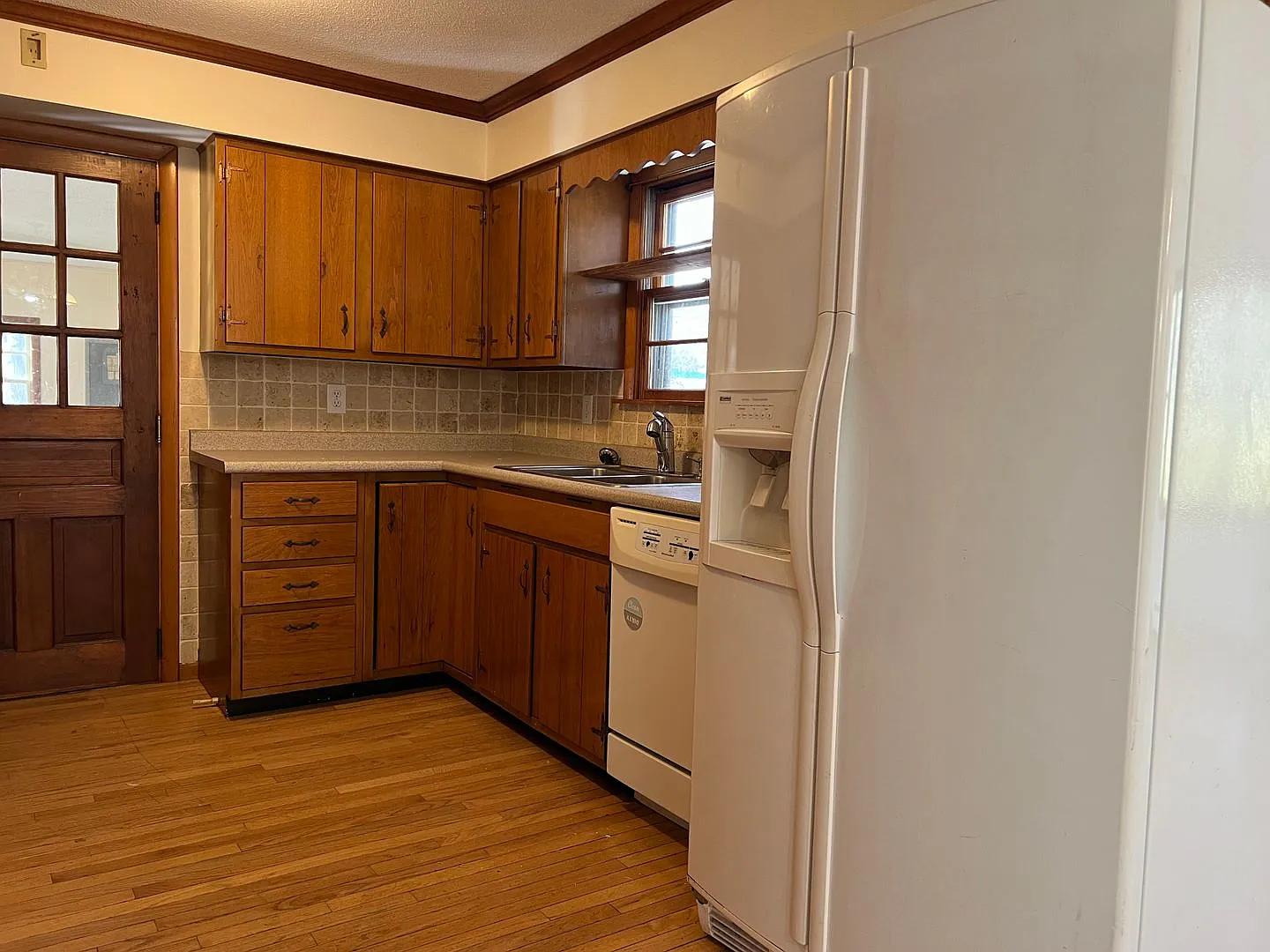 3 Bedroom / 1 bathroom single family house — Photo 2