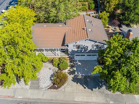 2nd image of 3786 Red Oak Way