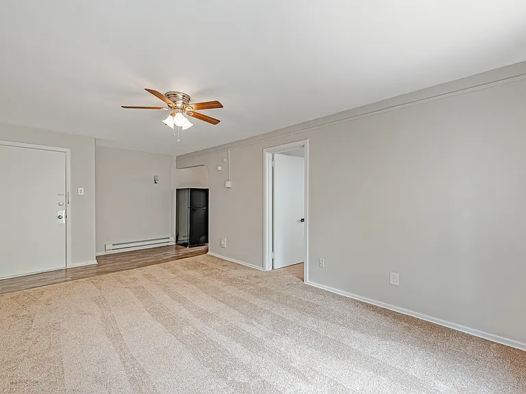 Palm Garden Apartments — Photo 2