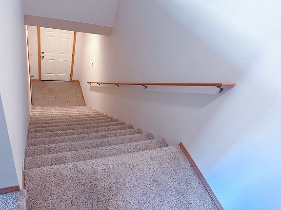 3rd image of 1693 Burnside Pl Unit C