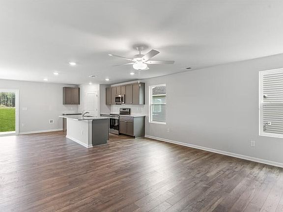 3rd image of 101 Airdale Dr