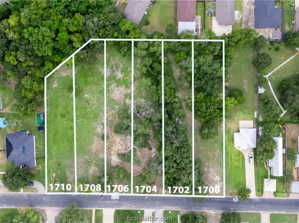 1700 Cottonwood St, Bryan, TX 77803