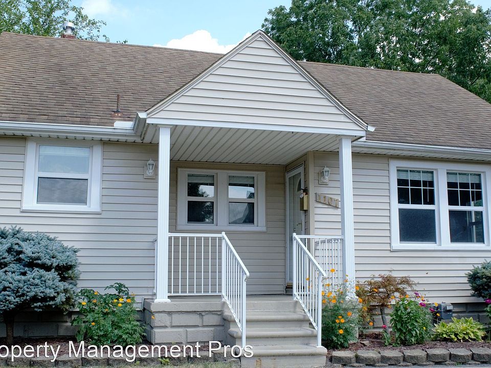 1st image of 1107 Wyandotte Ave