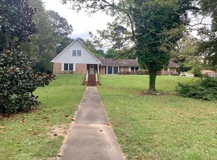 3200 Edgewood Ln, Nacogdoches, TX 75961