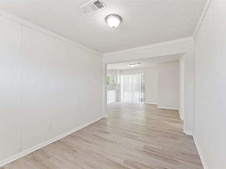 7725 Saint Lo Rd — Photo 14