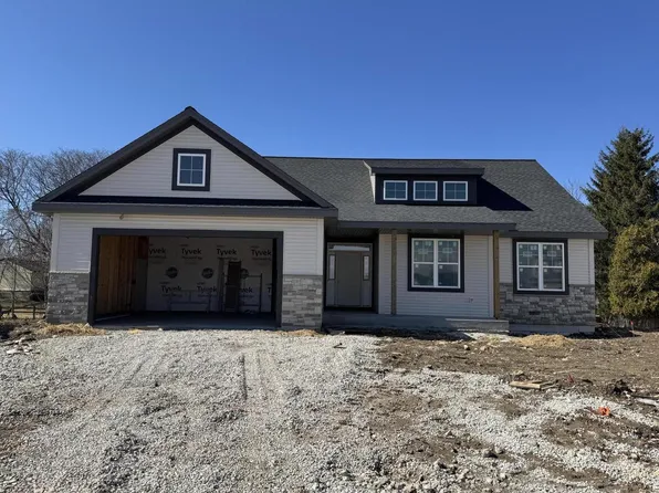 1044 WATERSTONE COURT, Pewaukee, WI 53072