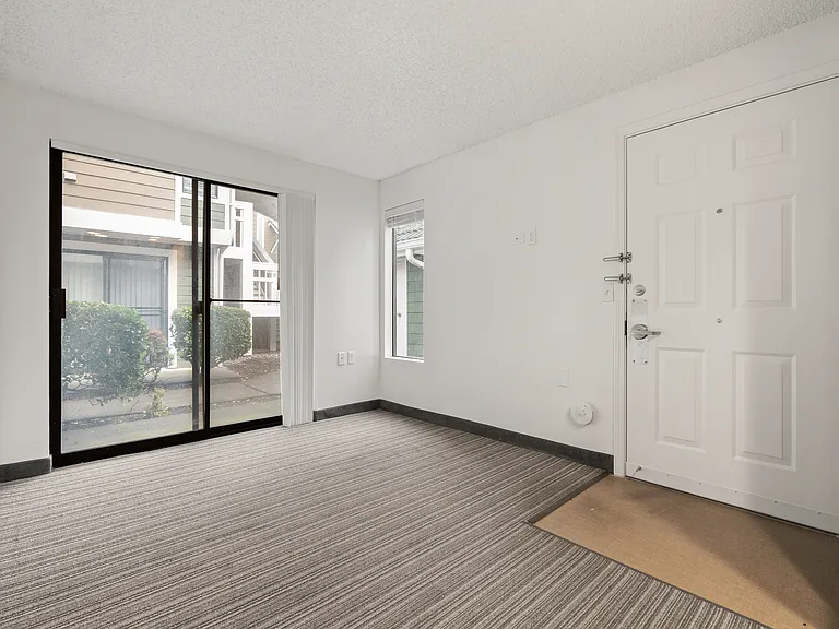 8101 NE Parkway Dr #3 — Photo 32