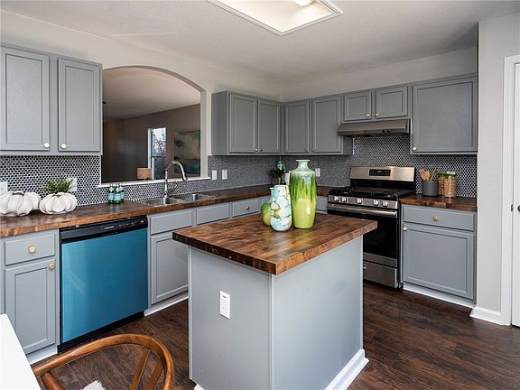 2nd image of 17506 Avena Valley Dr