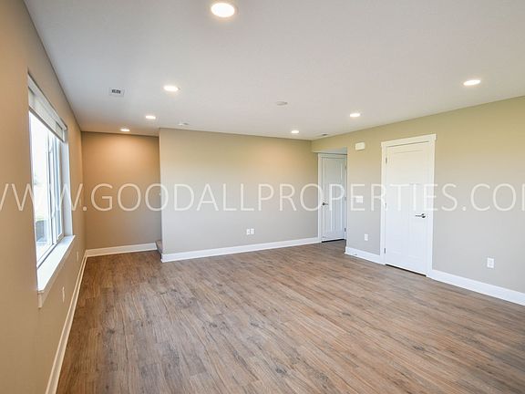 4th image of 2003 Adler Ct