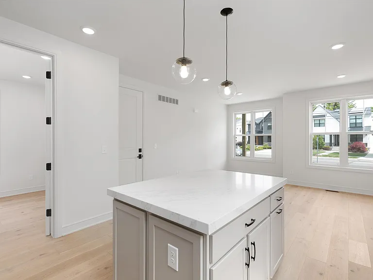 289 W Ann Arbor Trl #B — Photo 5
