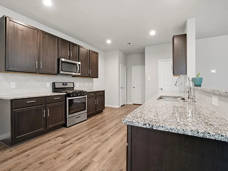 22210 Great Royal Ln — Photo 13