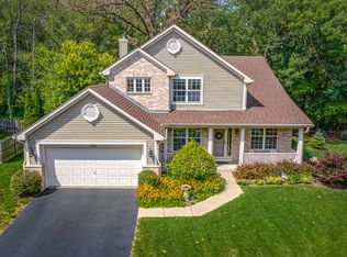 598 Patriot Ct, Gurnee, IL 60031