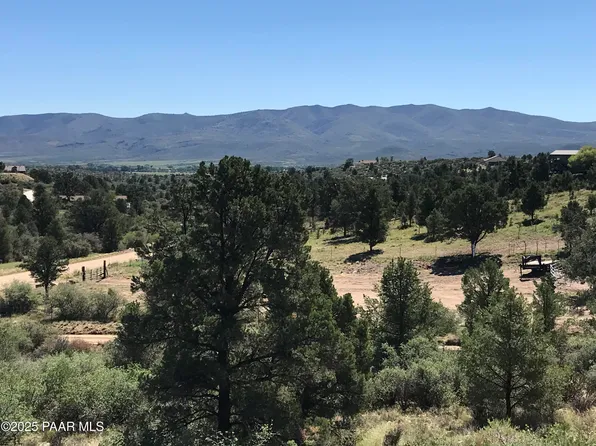 17570 S Oak Dr, Peeples Valley, AZ 86332