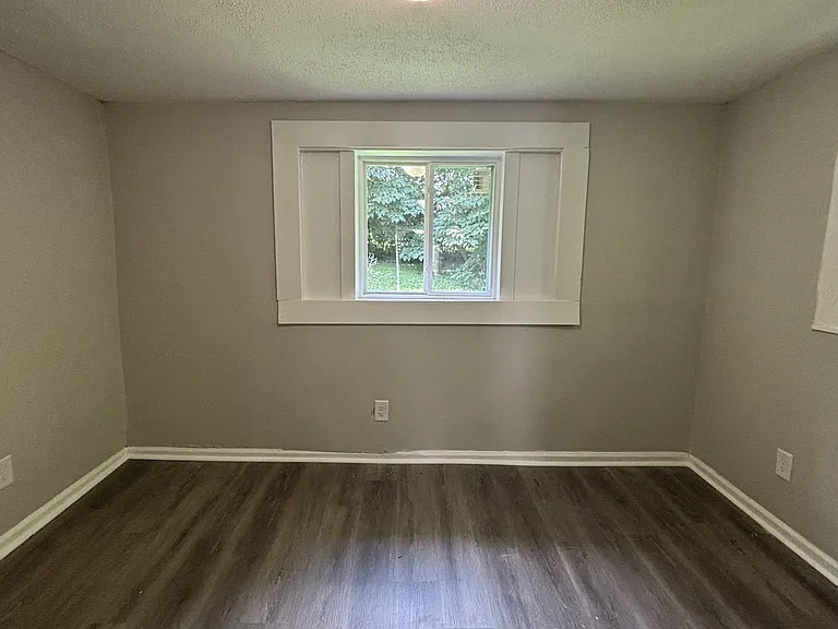 4009 Grasselli Ave SW — Photo 6