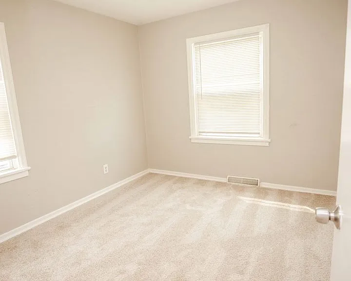 213 Warrington Rd — Photo 12