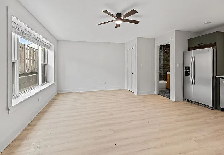 5616 N Washtenaw Ave #105 — Photo 4