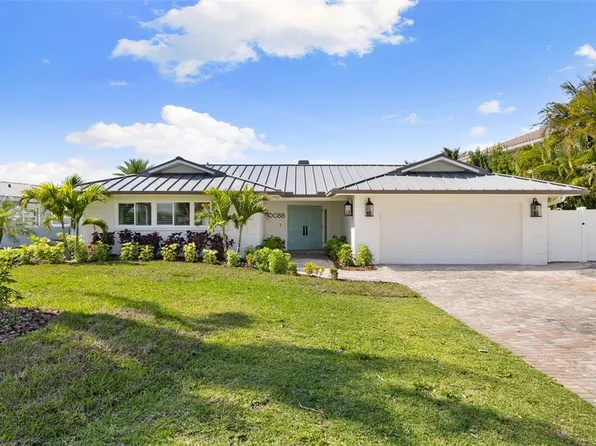 10088 Paradise Blvd, Treasure Island, FL 33706