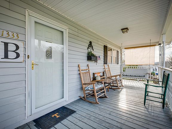 4th image of 1333 McGregor Dr